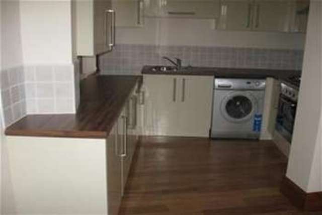  Image of 2 Bedroom Flat to rent at Mossley Hill, L15 8HQ
