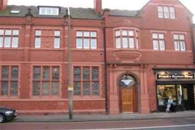  Image of 2 Bedroom Flat to rent at Mossley Hill, L15 8HQ