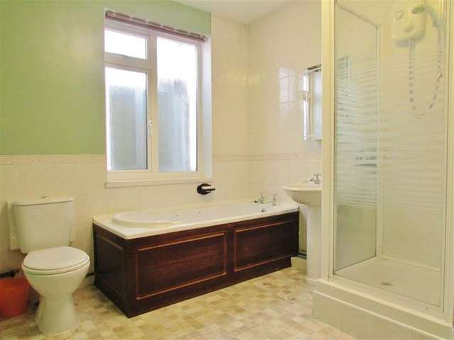  Image of 5 Bedroom Detached for sale at Didcot, OX11 0AA