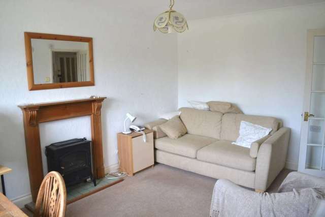  Image of 2 Bedroom Flat to rent at Peel Court  Princes Risborough, HP27 9EZ