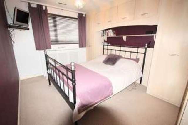  Image of 3 Bedroom Semi-Detached for sale at Bashford Way Pound Hill Crawley, RH10 7YF