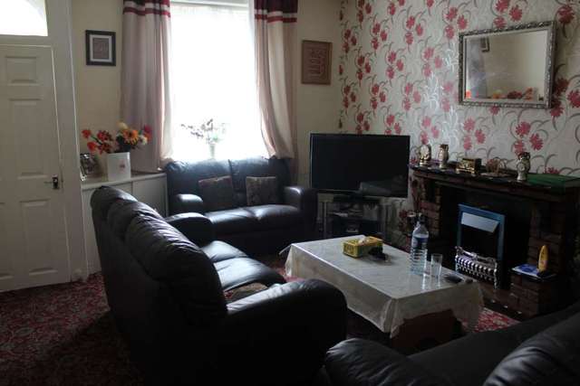  Image of 3 Bedroom End of Terrace for sale at Saxon Street  Oldham, OL4 3ED