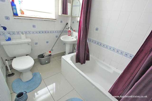  Image of House Share to rent at Silverleigh Road  Thornton Heath, CR7 6DU