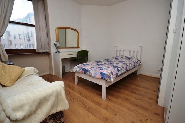  Image of 2 Bedroom Flat to rent at Newington Edinburgh Edinburgh, EH8 9HP