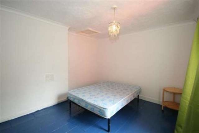  Image of 3 Bedroom Detached to rent at Newhaven, BN9 9QL