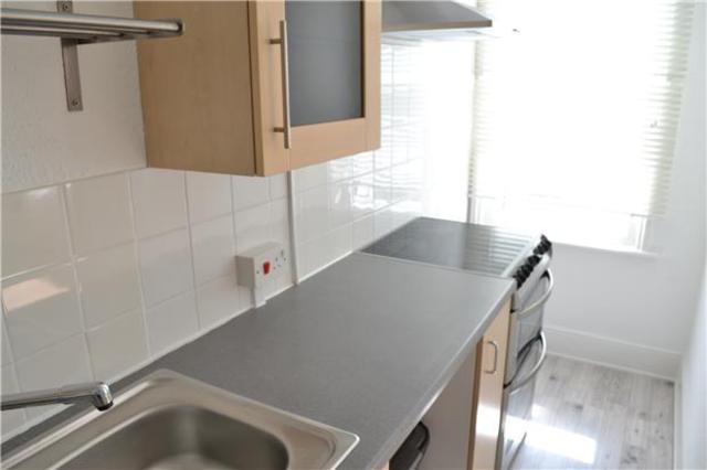  Image of 2 Bedroom Maisonette to rent at East Sussex, TN34 1SA