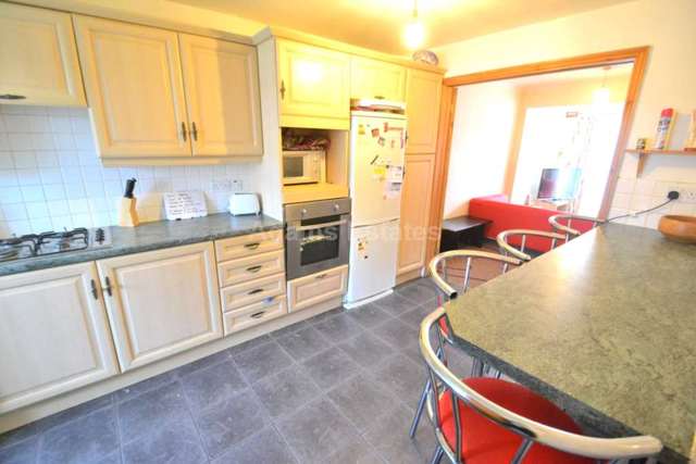  Image of 5 Bedroom Terraced to rent at Spring Terrace  Reading, RG2 0BD