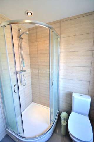  Image of 5 Bedroom Terraced to rent at Spring Terrace  Reading, RG2 0BD