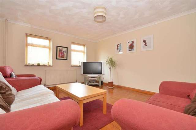  Image of 3 Bedroom Town House for sale at Portsmouth Hampshire Portsmouth, PO2 7HE
