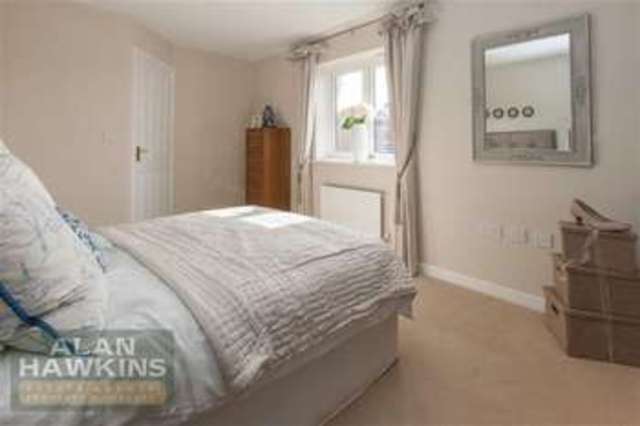  Image of 3 Bedroom Property for sale at Longleaze Swindon Swindon, SN4 8AX
