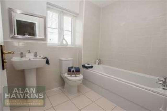  Image of 3 Bedroom Property for sale at Longleaze Swindon Swindon, SN4 8AX