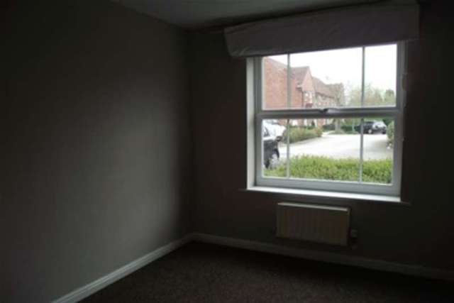  Image of 2 Bedroom Flat to rent at Warrington, WA2 0WU