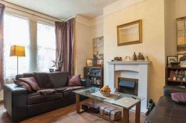  Image of 4 Bedroom Terraced for sale at The Avenue  London, W4 1HR