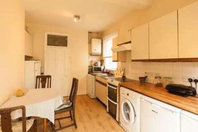  Image of 4 Bedroom Terraced for sale at The Avenue  London, W4 1HR