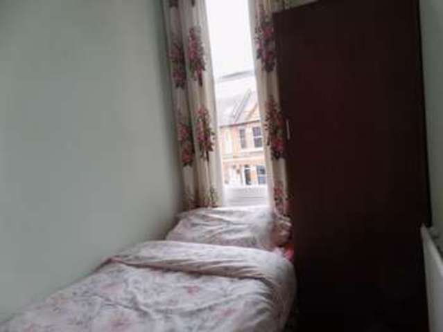  Image of 4 Bedroom Terraced for sale at The Avenue  London, W4 1HR