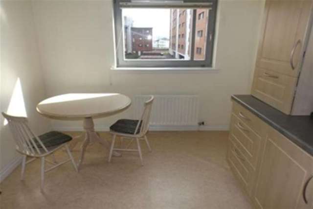  Image of 2 Bedroom Flat to rent at Dundee, DD1 3BU