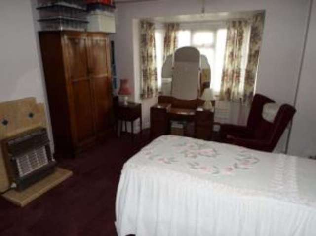  Image of 4 Bedroom Semi-Detached for sale at Great Barr Birmingham Perry Barr, B42 1TG