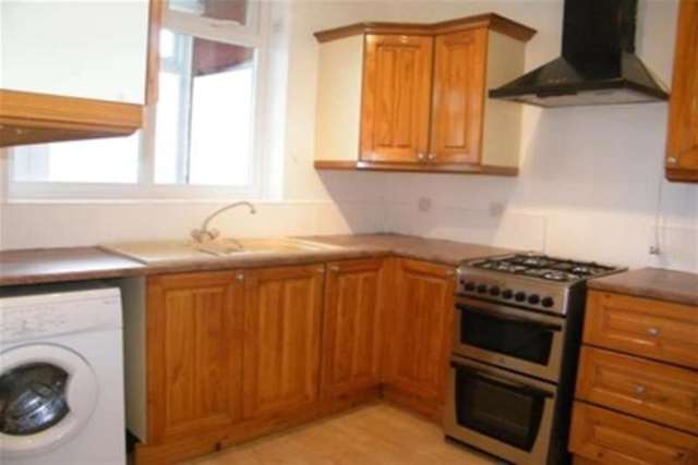  Image of 3 Bedroom Detached to rent at Manchester, M23 2RY
