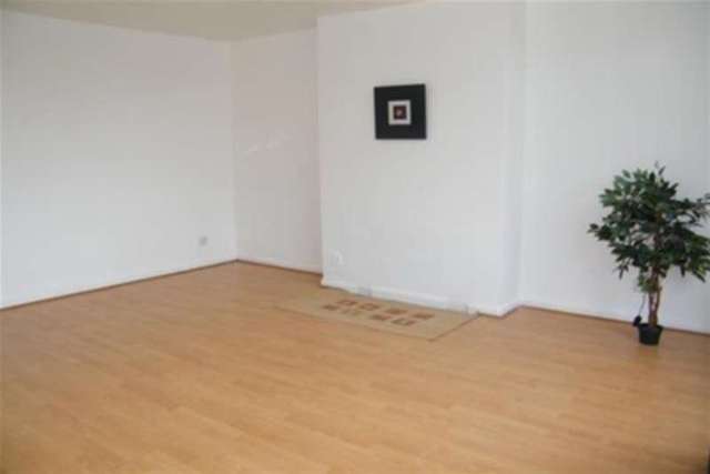  Image of 3 Bedroom Detached to rent at Manchester, M23 2RY