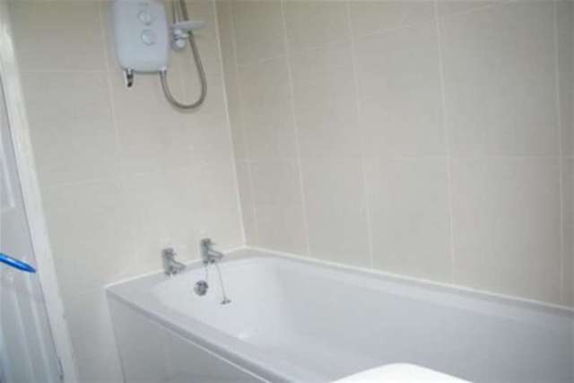  Image of 3 Bedroom Detached to rent at Manchester, M23 2RY
