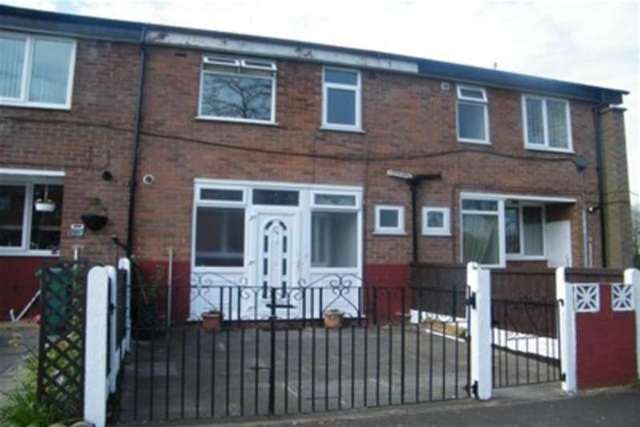  Image of 3 Bedroom Detached to rent at Manchester, M23 2RY
