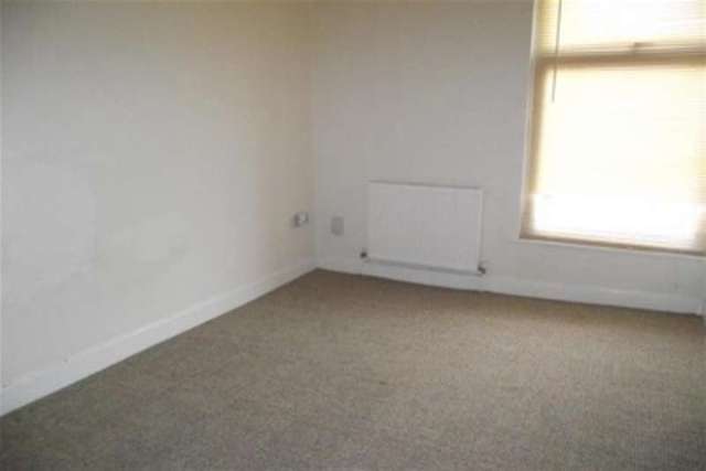  Image of 2 Bedroom Flat to rent at Blackburn, BB1 9SL
