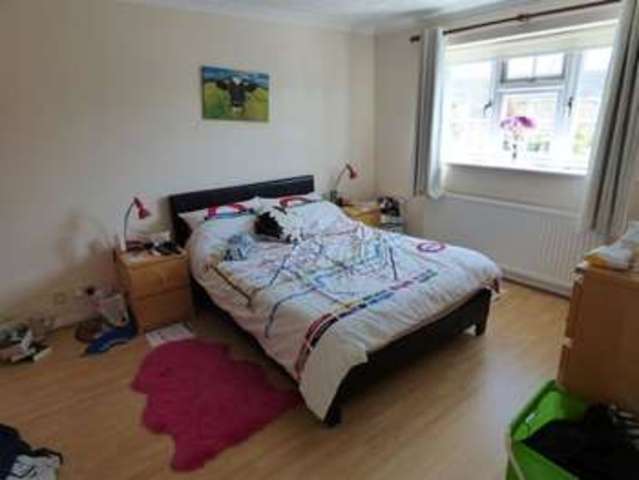  Image of 3 Bedroom Detached to rent at Birch Mead Reading Reading, RG41 5TW