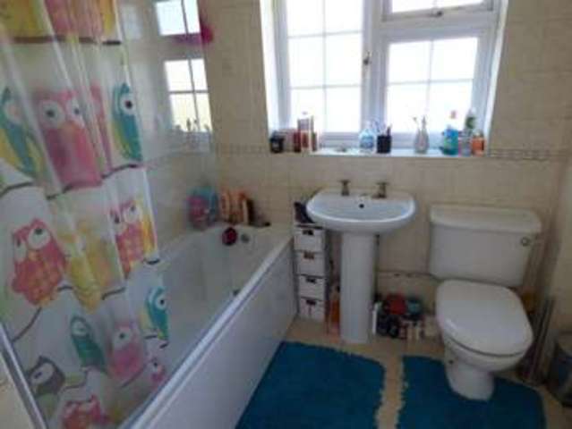  Image of 3 Bedroom Detached to rent at Birch Mead Reading Reading, RG41 5TW
