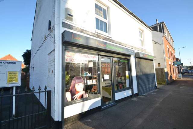  Image of Detached to rent at Wokingham Road  Reading, RG6 1LT