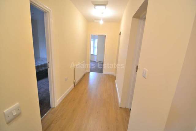  Image of 1 Bedroom House Share to rent at Wokingham Road  Reading, RG6 1LH