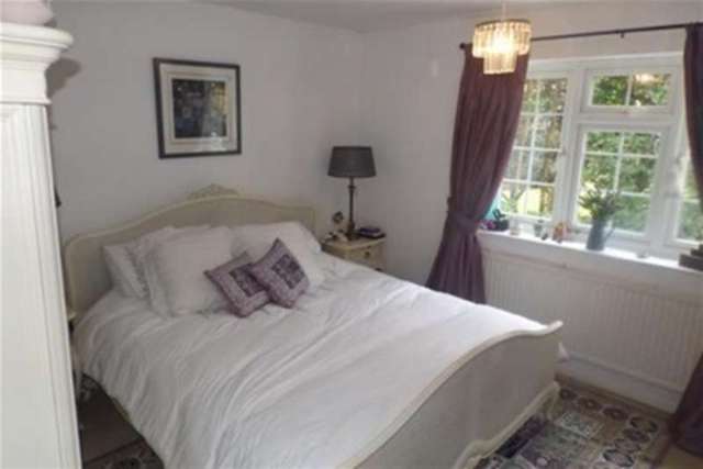  Image of 4 Bedroom Detached to rent at Maldon, CM9 6RF