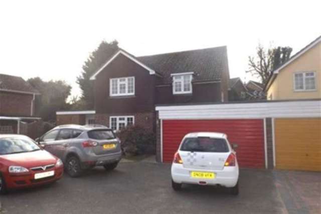  Image of 4 Bedroom Detached to rent at Maldon, CM9 6RF