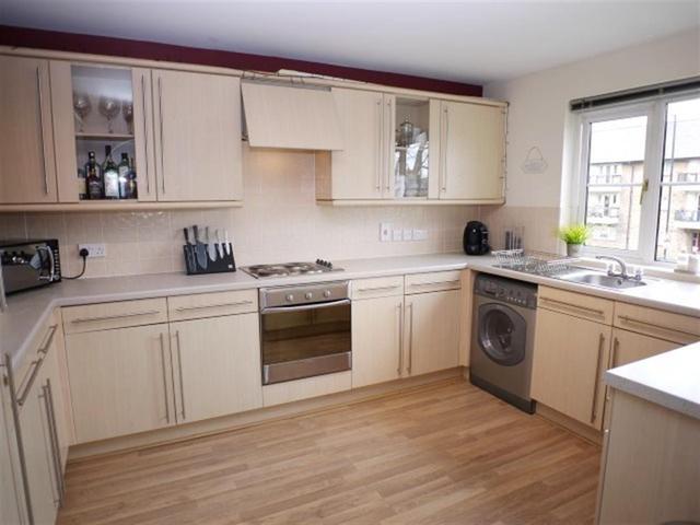  Image of 2 Bedroom Flat for sale at Pudsey  Pudsey, LS28 7WD