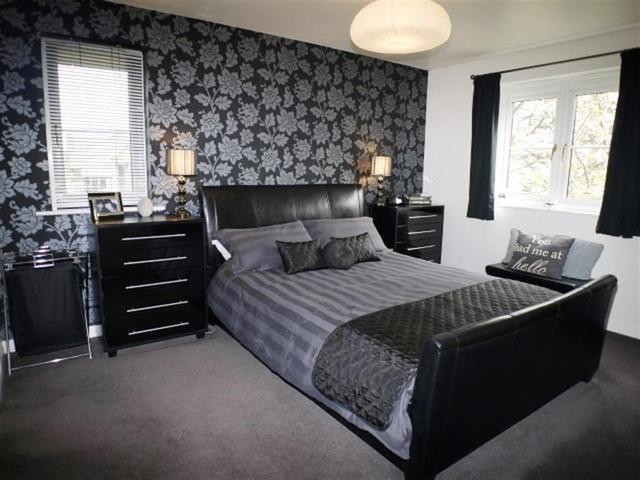  Image of 2 Bedroom Flat for sale at Pudsey  Pudsey, LS28 7WD