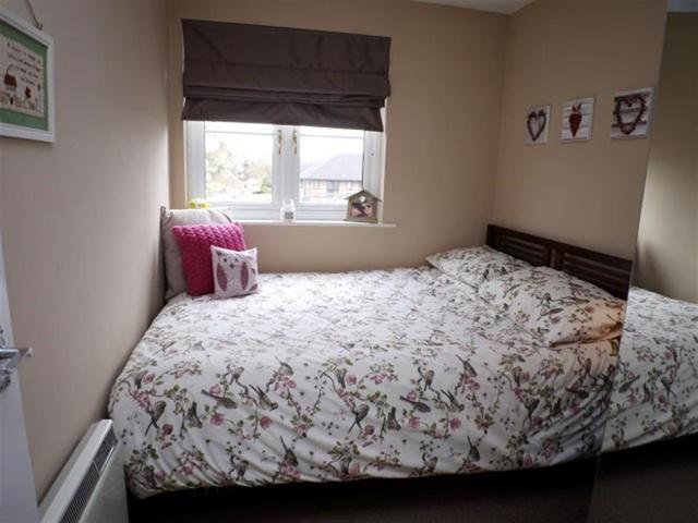  Image of 2 Bedroom Flat for sale at Pudsey  Pudsey, LS28 7WD