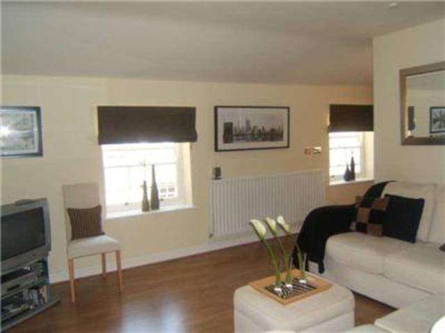  Image of 1 Bedroom Flat to rent at Wellington Street  Gloucestershire, GL50 1XL