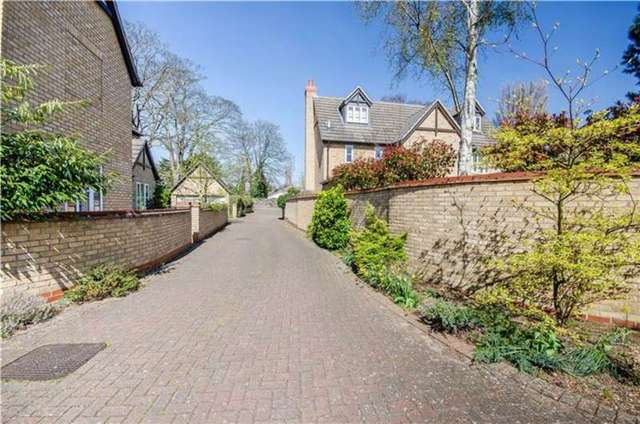  Image of 4 Bedroom Detached for sale at Stapleford, CB22 5FD
