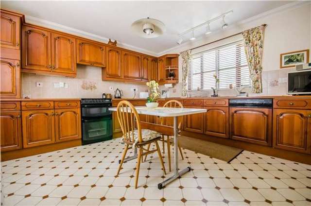  Image of 4 Bedroom Detached for sale at Stapleford, CB22 5FD