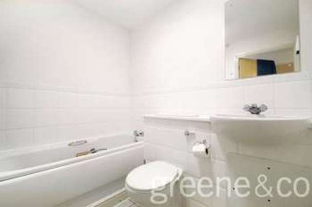  Image of 2 Bedroom Flat to rent at Cline Road London New Southgate, N11 2ND