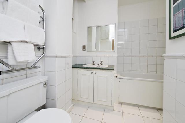  Image of 3 Bedroom Flat to rent at Allen House  Allen Street, W8 6BH