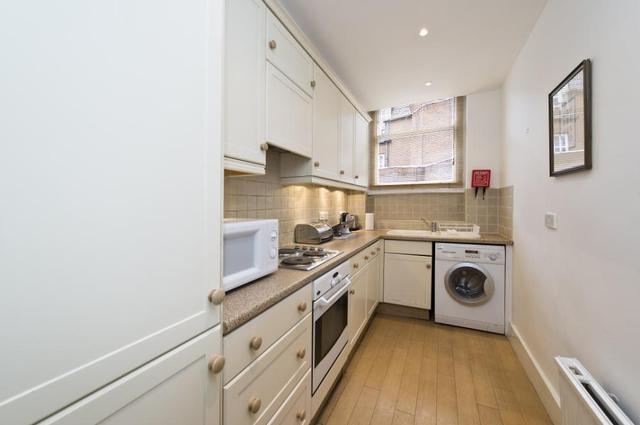  Image of 3 Bedroom Flat to rent at Allen House  Allen Street, W8 6BH