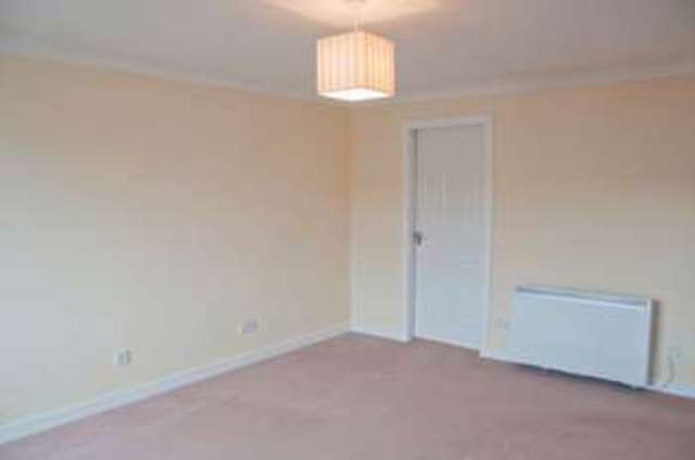  Image of 2 Bedroom Flat to rent at Cleuch Drive  Alva, FK12 5NY