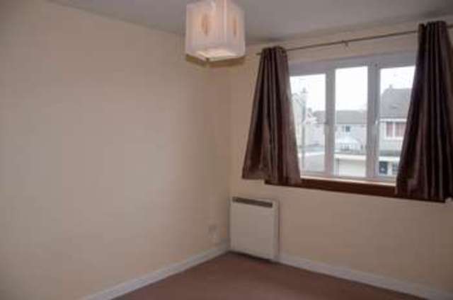  Image of 2 Bedroom Flat to rent at Cleuch Drive  Alva, FK12 5NY
