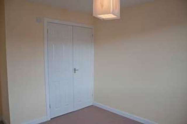  Image of 2 Bedroom Flat to rent at Cleuch Drive  Alva, FK12 5NY