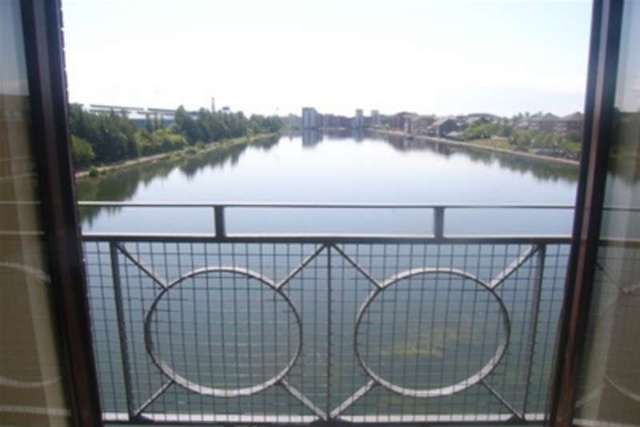 Image of 1 Bedroom Flat to rent at Cardiff, CF10 4AL