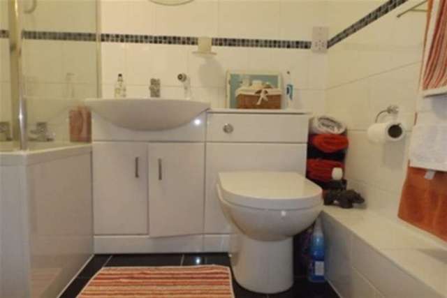  Image of 1 Bedroom Flat to rent at Cardiff, CF10 4AL