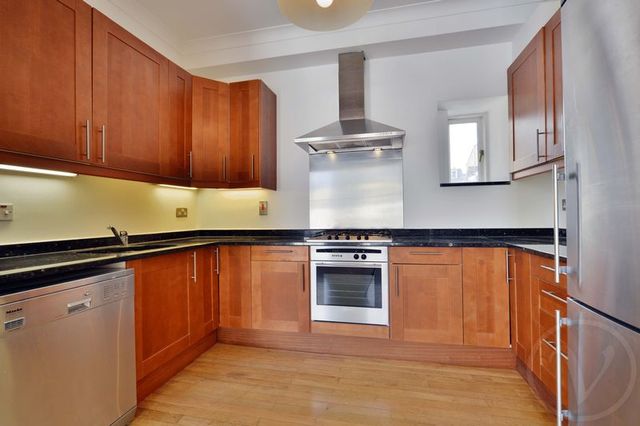  Image of 3 Bedroom Flat to rent at Belsize Place Array Belsize Park, NW3 5AL