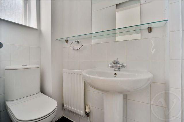  Image of 3 Bedroom Flat to rent at Belsize Place Array Belsize Park, NW3 5AL
