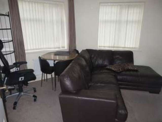  Image of 2 Bedroom Flat to rent at Birmingham Road  Oldbury, B69 4EW