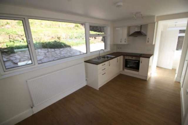  Image of 3 Bedroom Semi-Detached to rent at Bonhay Road  Exeter, EX4 4JD
